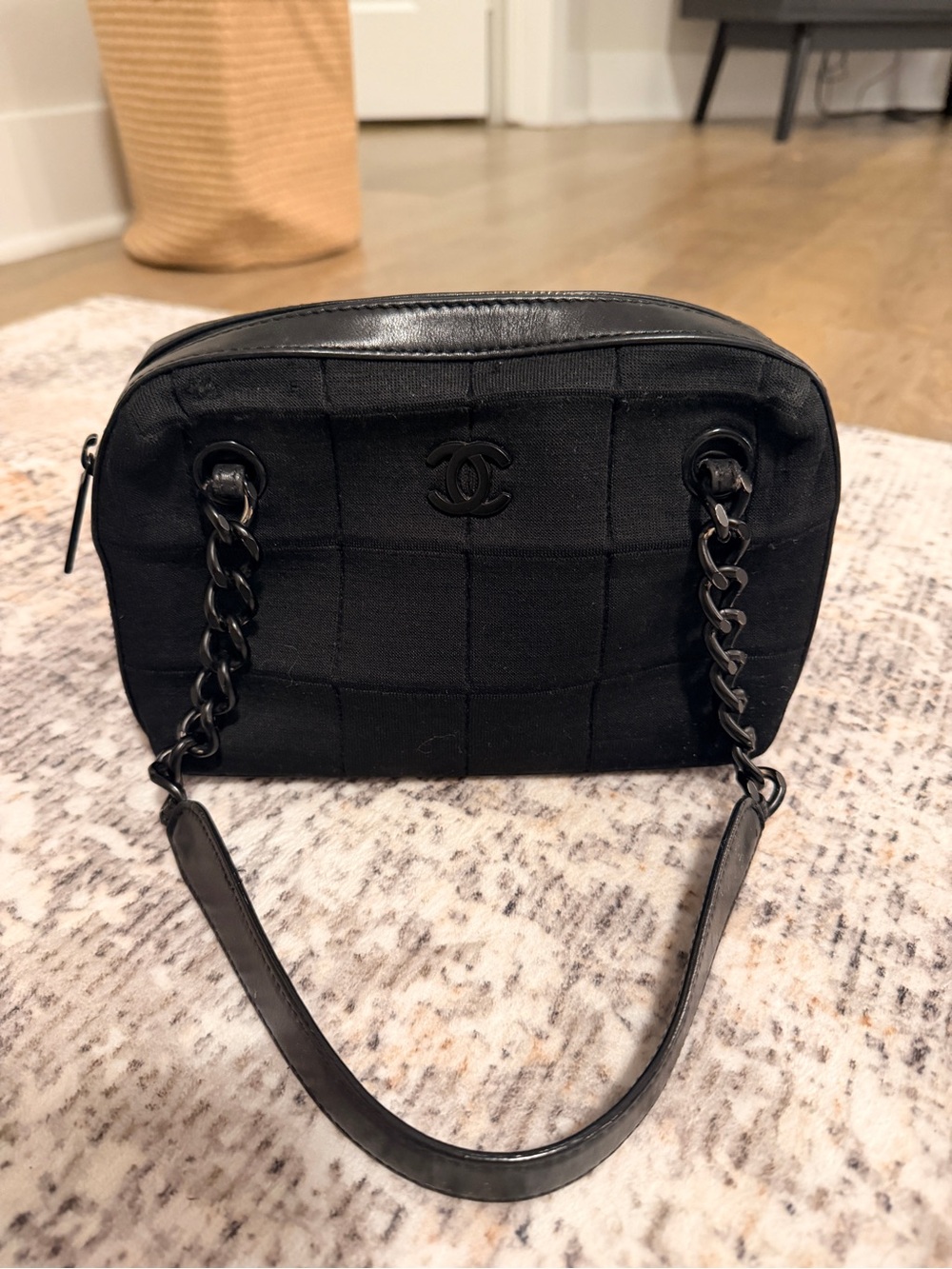 CHANEL Black Quilted Chain-Handle Shoulder Bag